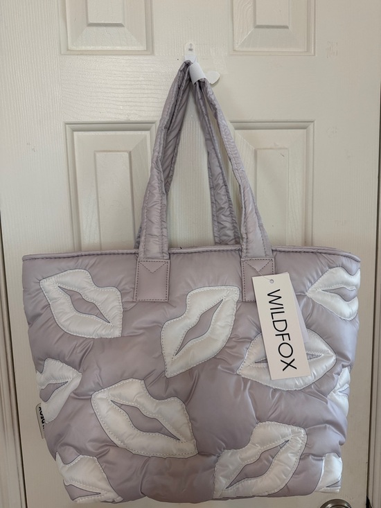 Wildfox Handbags - 🦊💋🦊 Wildfox Lips Quilted Tote Silver  with White Lip Appliqués 🦊💋🦊 NWT 🦊💋🦊